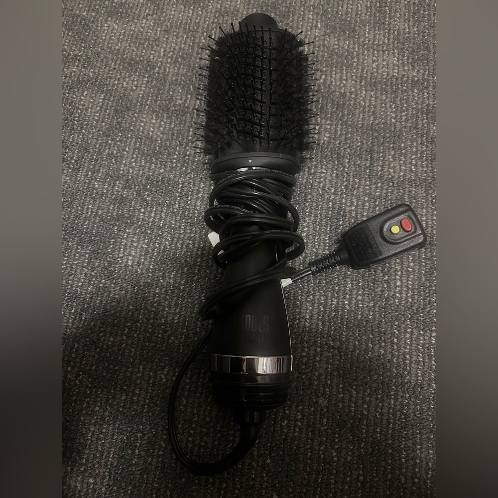 Black Hot Tools Brush